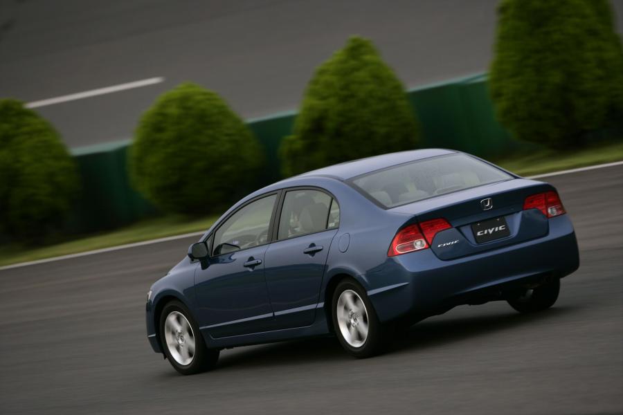  Honda Civic Sedan 2008 года  (фото 26 из 28)